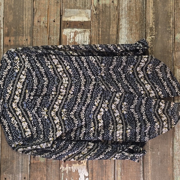 Candies Patterned Button-Up Blouse, Ladies size S - Picture 3 of 7